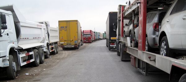Очередь из грузовиков - Sputnik Беларусь