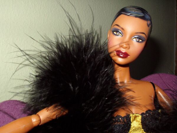 У жанчыны павіннае быць чорная, пастэльная і чырвоная сукенкі У жанчыны павіннае быць чорная, пастэльная і чырвоная сукенкі - Sputnik Беларусь