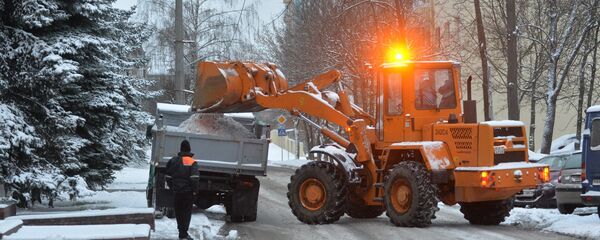 Уборка снега в Минске - Sputnik Беларусь