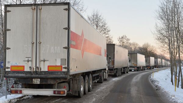 Очередь из грузовиков. Архивное фото - Sputnik Беларусь