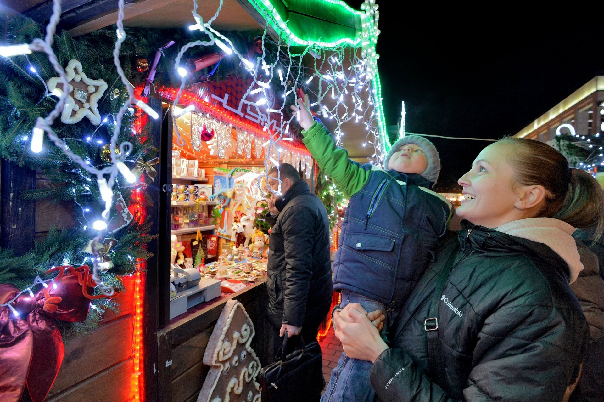 Новогодняя ярмарка в Минске - Sputnik Беларусь, 1920, 12.12.2025