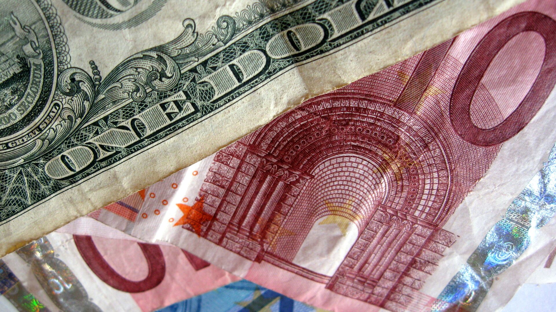 Доллары и евро - Sputnik Беларусь, 1920, 08.06.2022