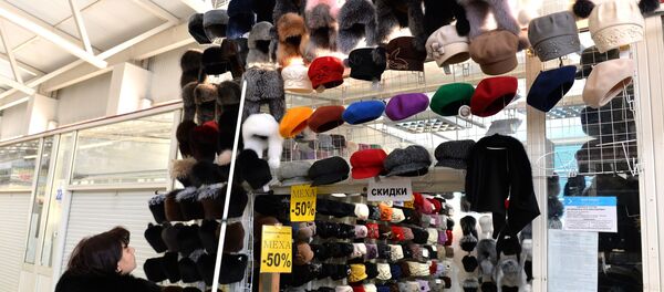 Распродажа в торговом павильоне в ТД Ждановичи. - Sputnik Беларусь