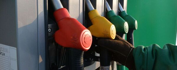 На заправочной станции - Sputnik Беларусь