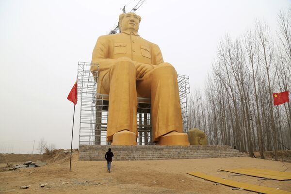 Статуя Мао Цзэдуа в Китае - Sputnik Беларусь