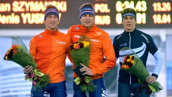 Тройка призеров ЧЕ по конькобежному спорту в забеге на 5000 метров - Sputnik Беларусь