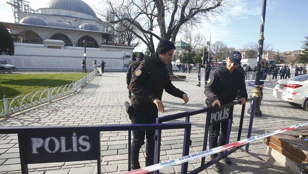 Полиция выставляет оцепление на месте взрыва в Стамбуле - Sputnik Беларусь