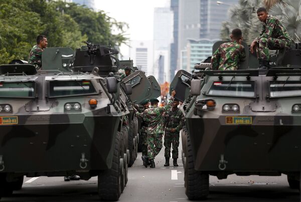 Индонезийские военные после серии взрывов в Джакарте - Sputnik Беларусь