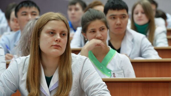 Студенты на занятиях  - Sputnik Беларусь