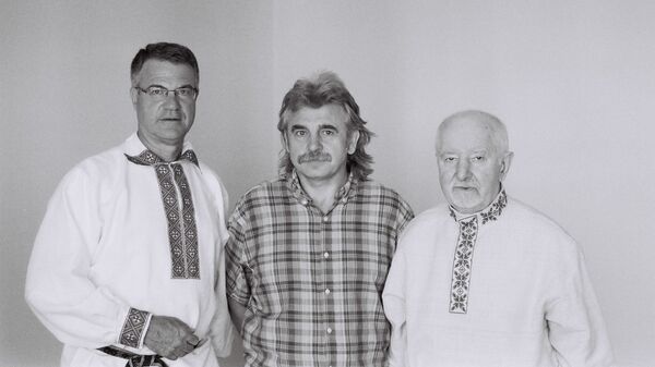 Джон Кунстадтэр, Алесь Камоцкі, Рыгор Барадулін (злева направа) - Sputnik Беларусь
