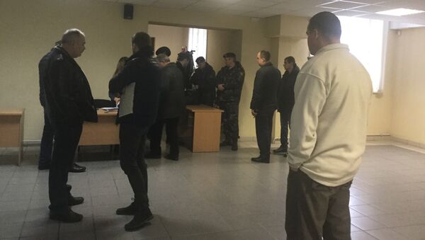 Потерпевшие покидают зал суда - Sputnik Беларусь
