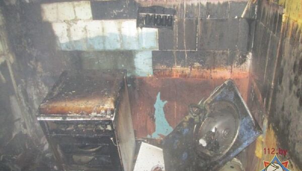 Последствия пожара в квартире в Новолукомле - Sputnik Беларусь