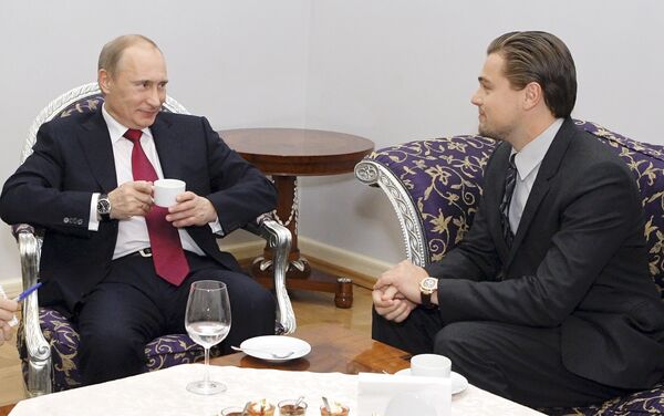 Встреча Владимира Путина и Леонардо Ди Каприо в Санкт-Петербурге в 2010 году - Sputnik Беларусь