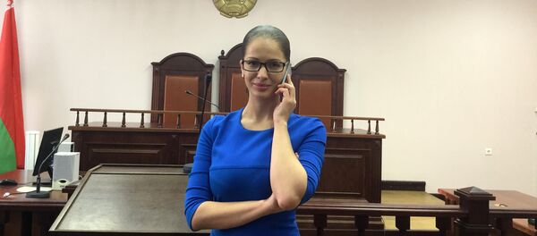 Илона Геращенко перед началом  заседания суда по ее иску о защите чести и достоинства - Sputnik Беларусь