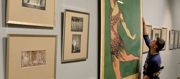 Монтаж экспозиции Время и творчество Льва Бакста - Sputnik Беларусь