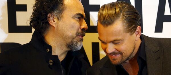 Режиссер Алехандро Гонсалеса Иньярриту  и актер Леонардо Ди Каприо - Sputnik Беларусь