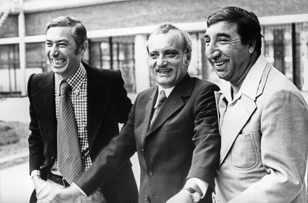 Вахтанг Кикабидзе, Георгий Данелия и Фрунзик Мкртчян на Х Московском международном кинофестивале Вахтанг Кикабидзе, Георгий Данелия и Фрунзик Мкртчян на Х Московском международном кинофестивале - Sputnik Беларусь