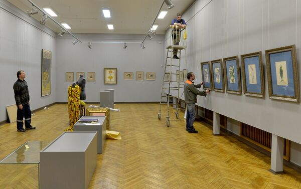 Подготовка к выставке Бакста в Национальном художественном музее - Sputnik Беларусь