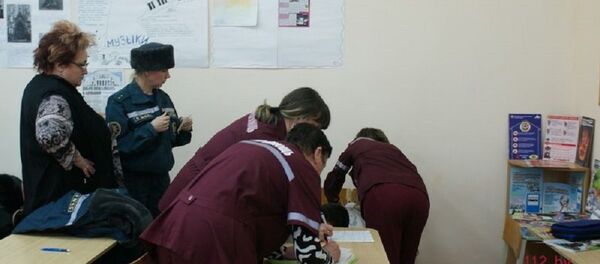 Медики работают в Ратичской школе Медики работают в Ратичской школе - Sputnik Беларусь