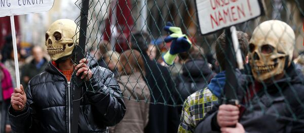 Не от нашего имени! - демонстрация против Мюнхенской конференции по безопасности - Sputnik Беларусь