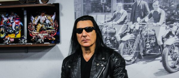 Лидер группы Manowar Джоуи Димайо на  пресс-конференции в Минске Лидер группы Manowar Джоуи Димайо на  пресс-конференции в Минске - Sputnik Беларусь