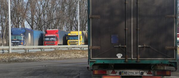 Грузовики в очереди - Sputnik Беларусь