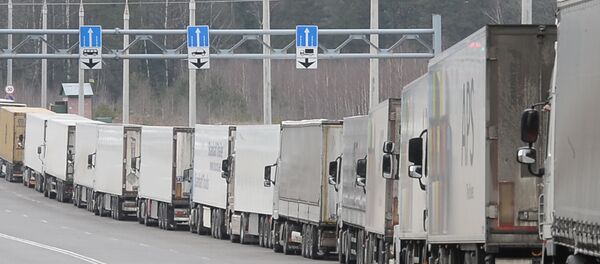 Фуры выстроились в километровые очереди на белорусско-литовской границ - Sputnik Беларусь