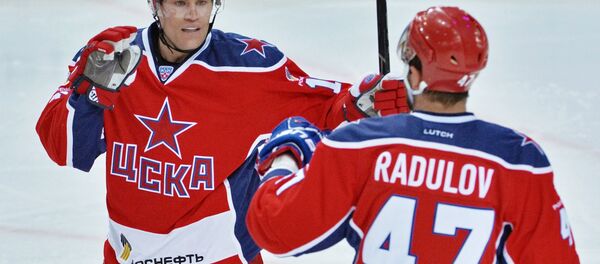 Игрок ЦСКА Джефф Плэтт (слева) Игрок ЦСКА Джефф Плэтт (слева) - Sputnik Беларусь