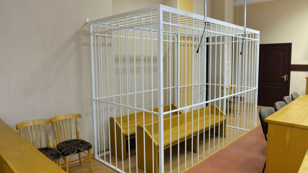 Клетка для обвиняемых - Sputnik Беларусь