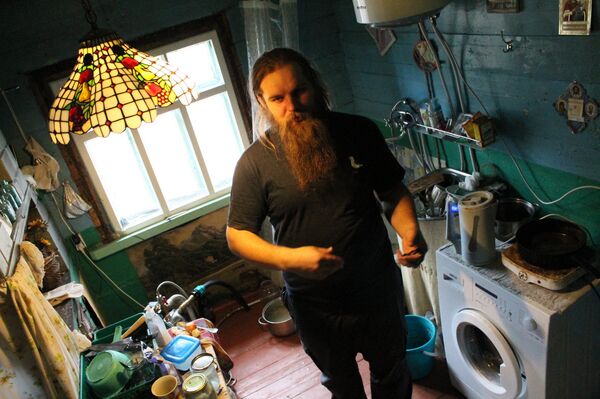 В доме Семена есть горячая вода, душ, стиральная машина - Sputnik Беларусь