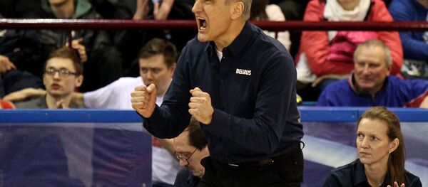 Главный тренер женской сборной Беларуси по баскетболу Анатолий Буяльский - Sputnik Беларусь