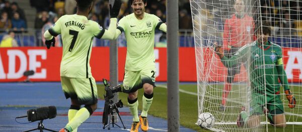 Игроки Манчестер Сити рахим Стерлинг и Давид Сильва празднуют гол в ворота Динамо-Киев - Sputnik Беларусь