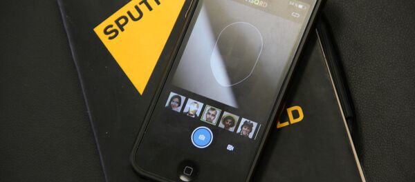 Приложение MSQRD в телефоне - Sputnik Беларусь