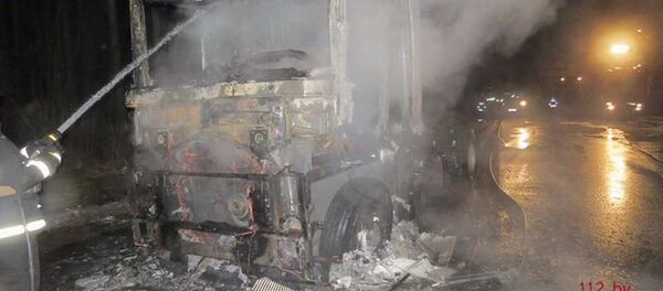 Сгоревший в Минске тягач - Sputnik Беларусь