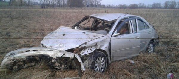 Разбитая Toyota Camry, в которой ехали белорусы - Sputnik Беларусь