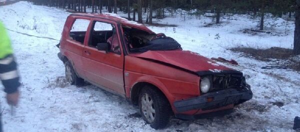 Разбитый в результате ДТП Volkswagen - Sputnik Беларусь