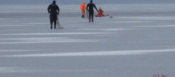 Спасатели на озере Дривяты Спасатели на озере Дривяты - Sputnik Беларусь