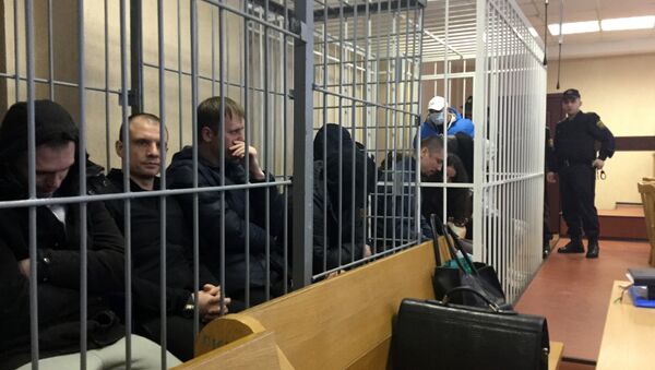 Обвиняемые по делу по наркоторговле перед началом суда - Sputnik Беларусь