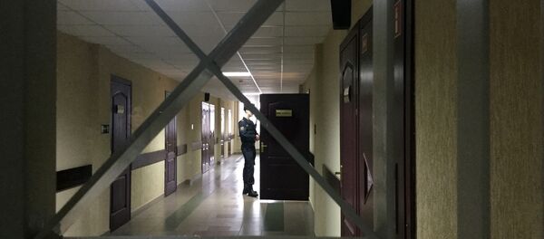 Конвой перед залом суда - Sputnik Беларусь