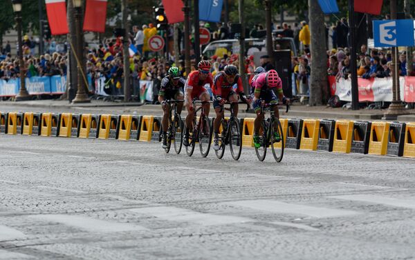 Финиш заключительного этапа престижной велогонки Тур де Франс - Sputnik Беларусь