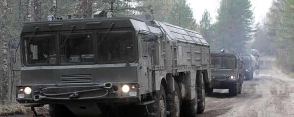 Учения по развертыванию ракетного комплекса Искандер - Sputnik Беларусь