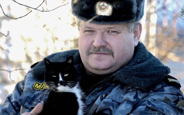 Милиционеры тоже любят котиков - Sputnik Беларусь
