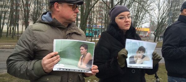 Участники митинга у посольства России в Минске - Sputnik Беларусь