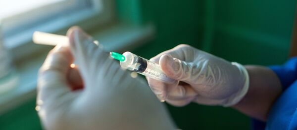 Наполнение шприца из ампулы - Sputnik Беларусь