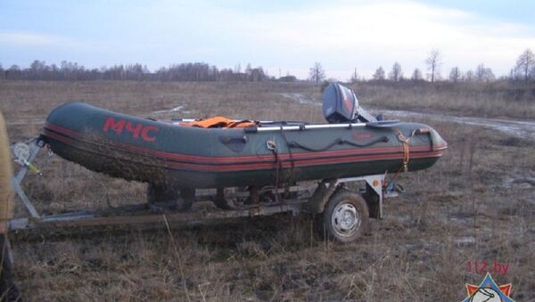 Спасательная лодка МЧС - Sputnik Беларусь