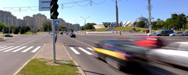 Машины на проспекте Победителей в Минске - Sputnik Беларусь