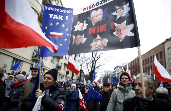 Демонстрация в Варшаве 12 марта Демонстрация в Варшаве 12 марта - Sputnik Беларусь