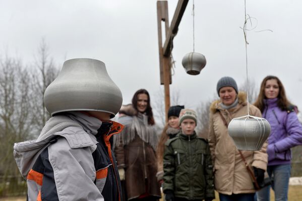 Старинная масленичная забава - Sputnik Беларусь
