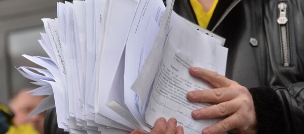 Документы в руках - Sputnik Беларусь