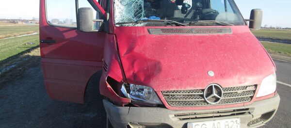 Микроавтобус, сбивший пешехода - Sputnik Беларусь